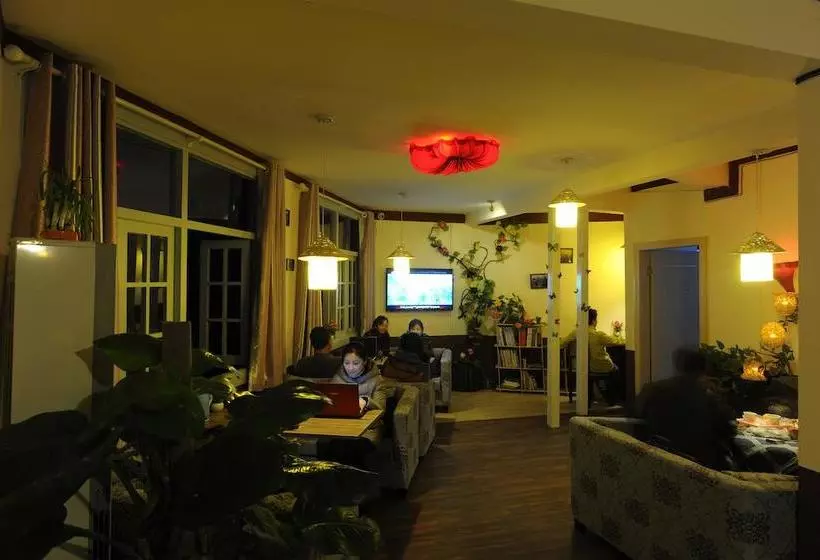 Changsha Zhongtian Hibiscus Land International Hostel