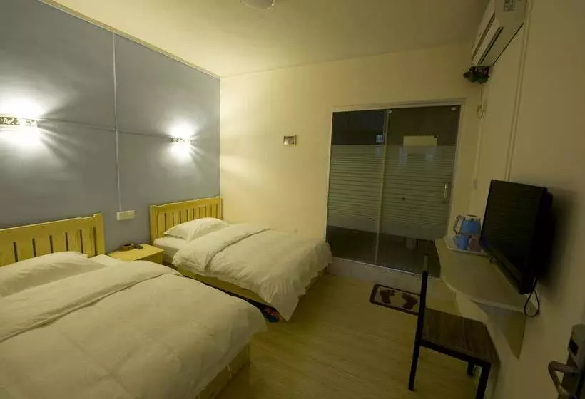Changsha Zhongtian Hibiscus Land International Hostel