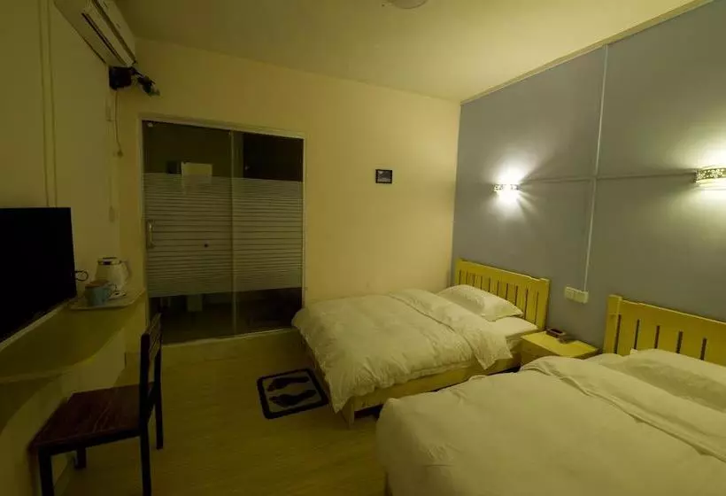 Changsha Zhongtian Hibiscus Land International Hostel
