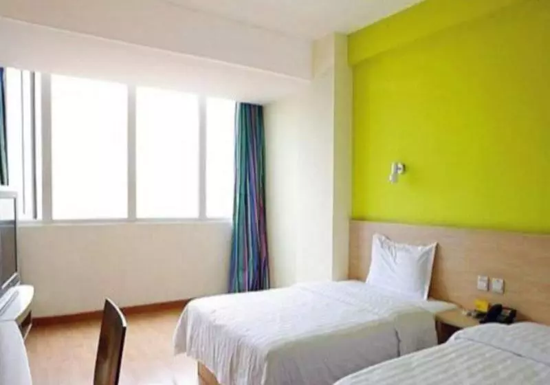 Hotelli 7days Inn Guiyang Yanwu Street