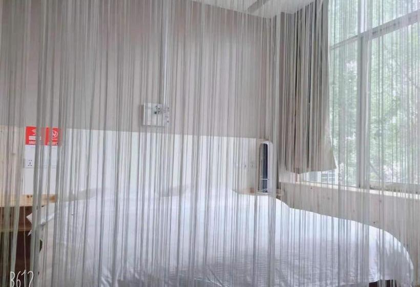 בית מלון כפרי Honey Bee Hub