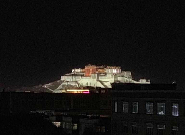 בית מלון כפרי Honey Bee Hub