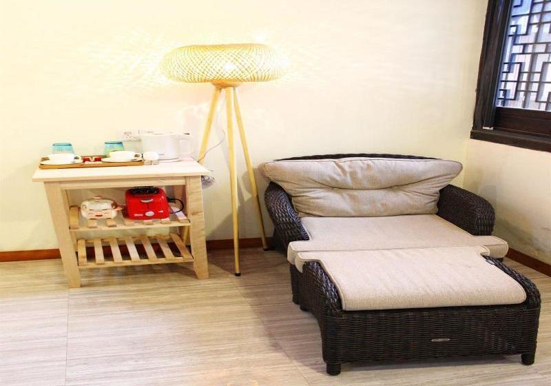 Отель The Alley Inn