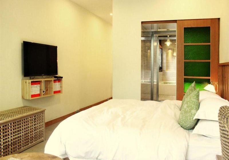 Отель The Alley Inn