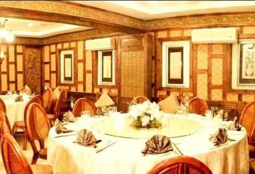 هتل Western Royal Palace