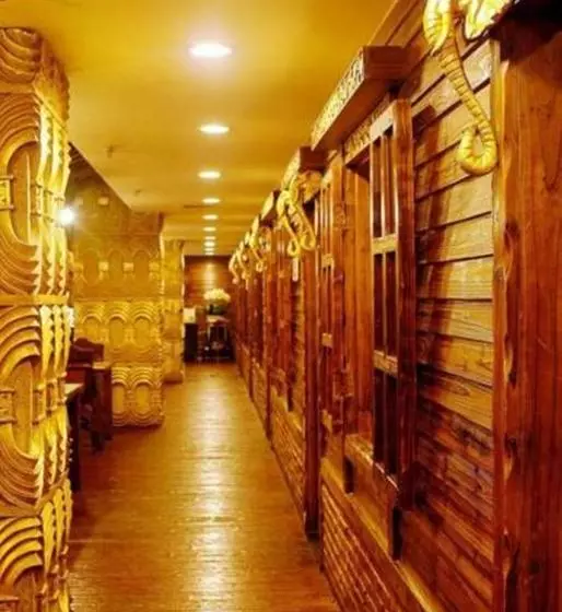 هتل Western Royal Palace