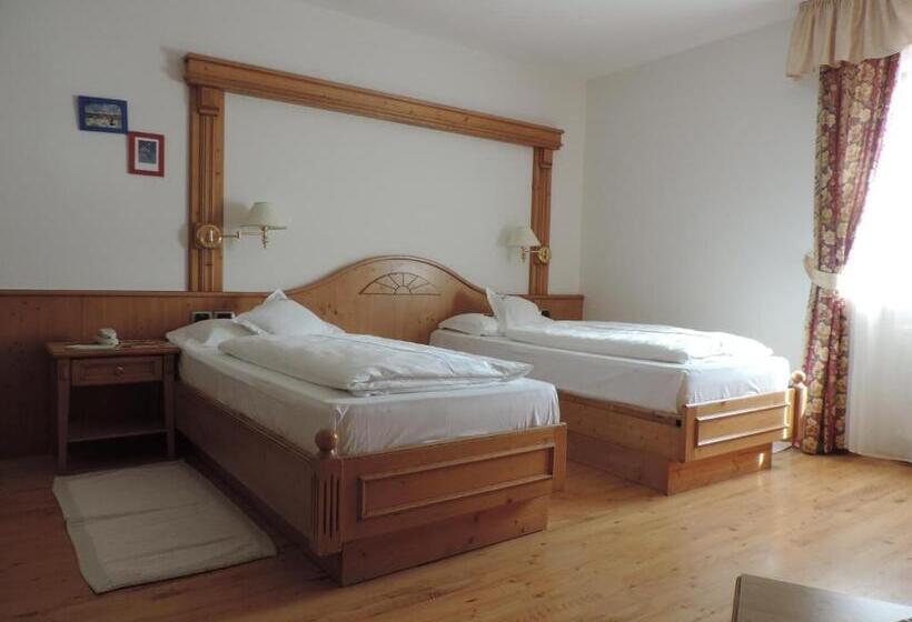 בית מלון כפרי Flora