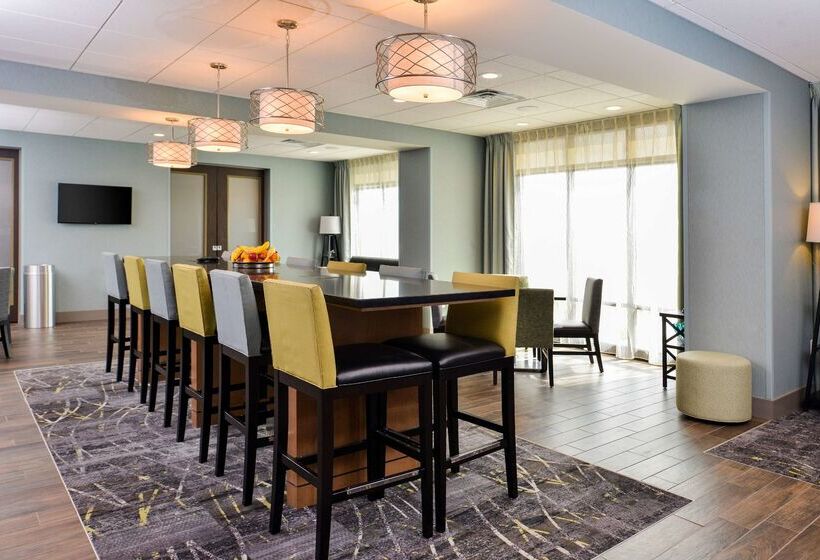 ホテル Hampton Inn Omaha Airport