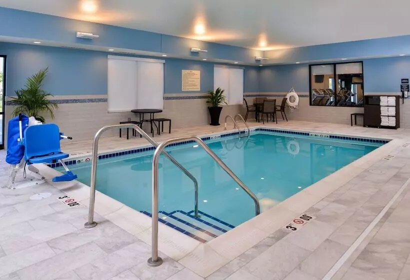 ホテル Hampton Inn Omaha Airport