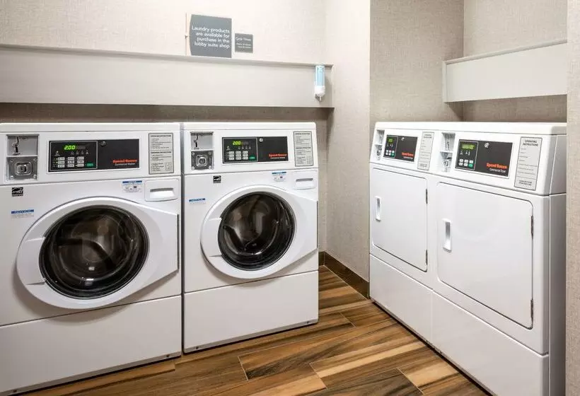 هتل Homewood Suites By Hilton Worcester