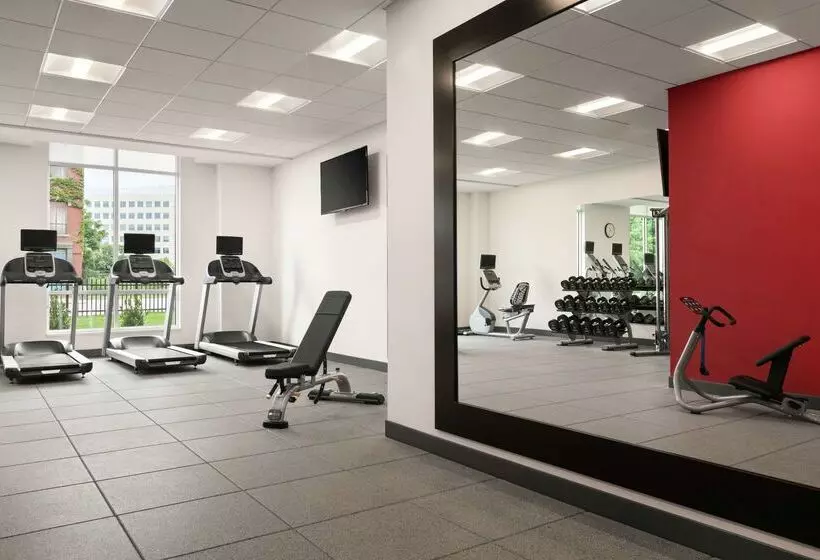 هتل Homewood Suites By Hilton Worcester