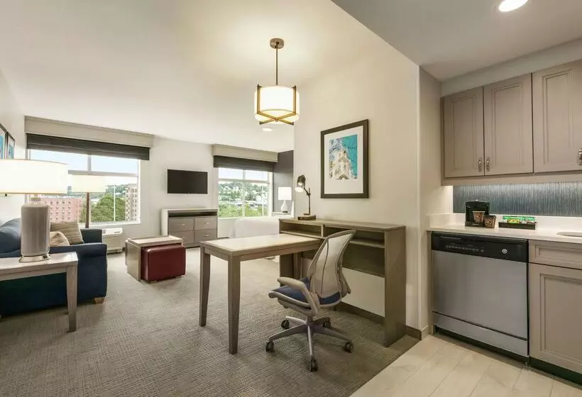 هتل Homewood Suites By Hilton Worcester