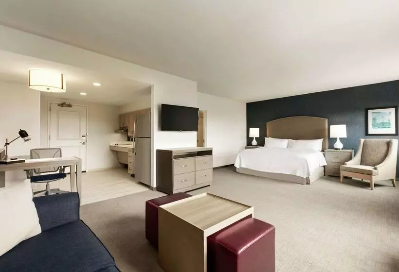 هتل Homewood Suites By Hilton Worcester