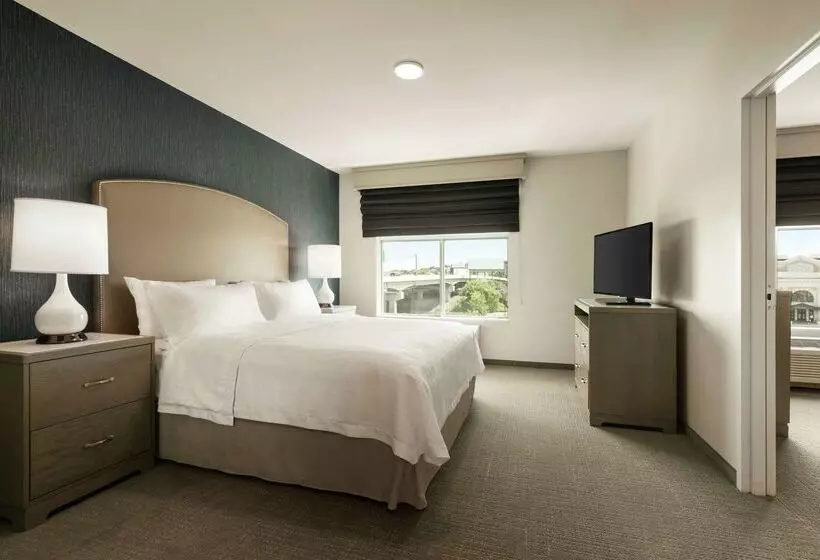هتل Homewood Suites By Hilton Worcester