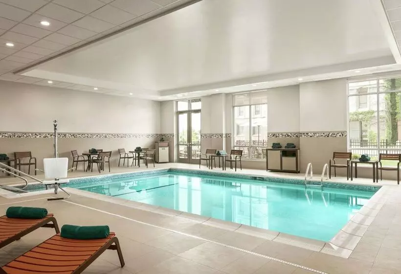 هتل Homewood Suites By Hilton Worcester