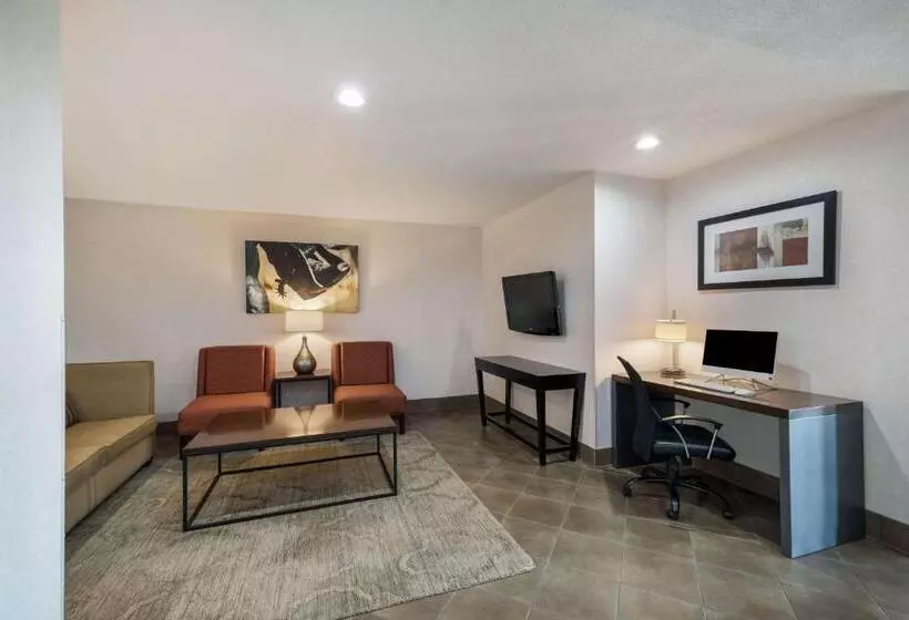 Hotelli Quality Inn & Suites Garland East Dallas