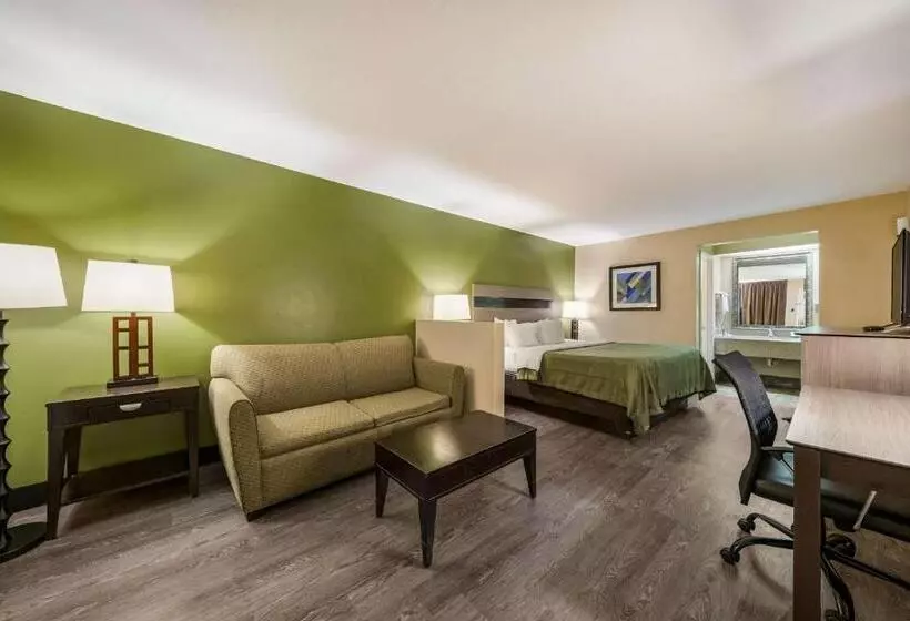Hotelli Quality Inn & Suites Garland East Dallas