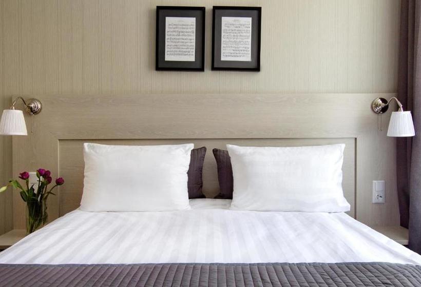 فندق Nevsky Art Hall