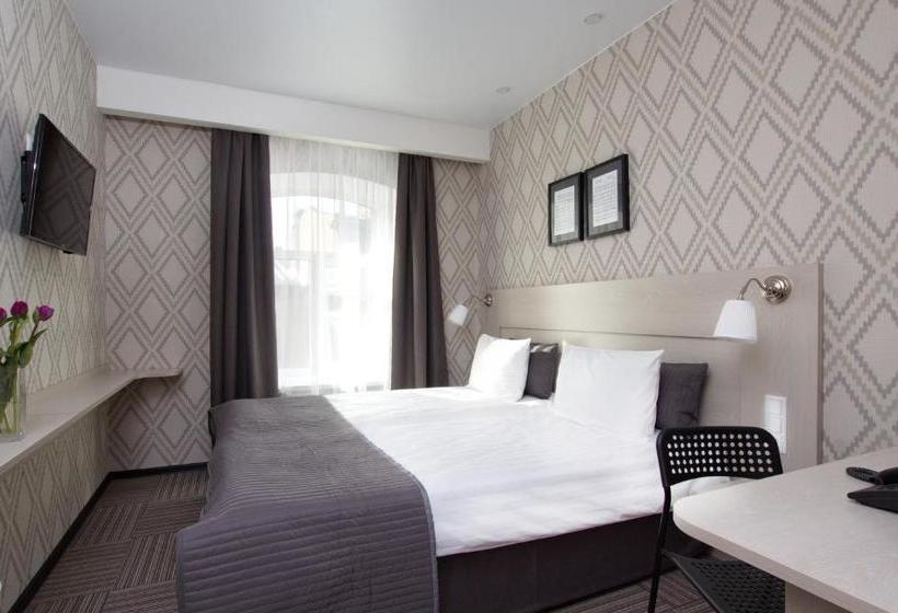 فندق Nevsky Art Hall