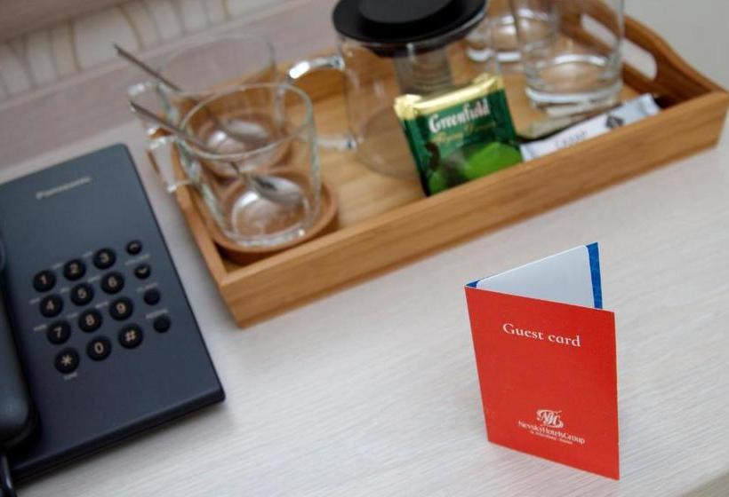 فندق Nevsky Art Hall