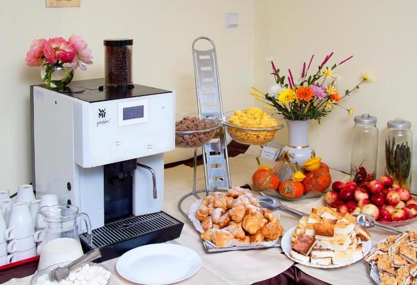 فندق Nevsky Art Hall