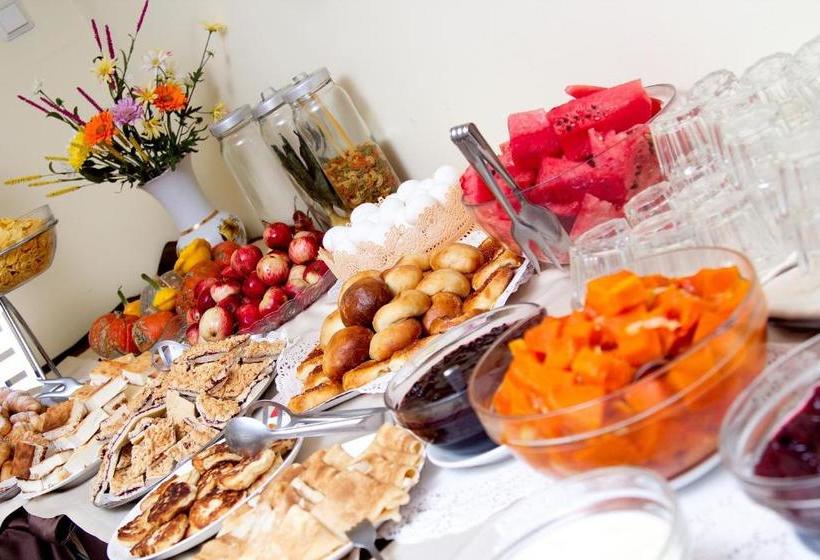 فندق Nevsky Art Hall