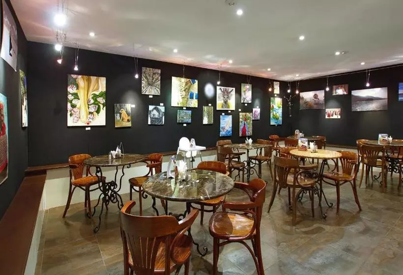 Hotelli Nevsky Art Hall
