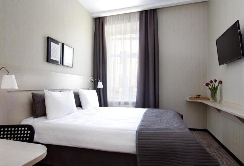 فندق Nevsky Art Hall