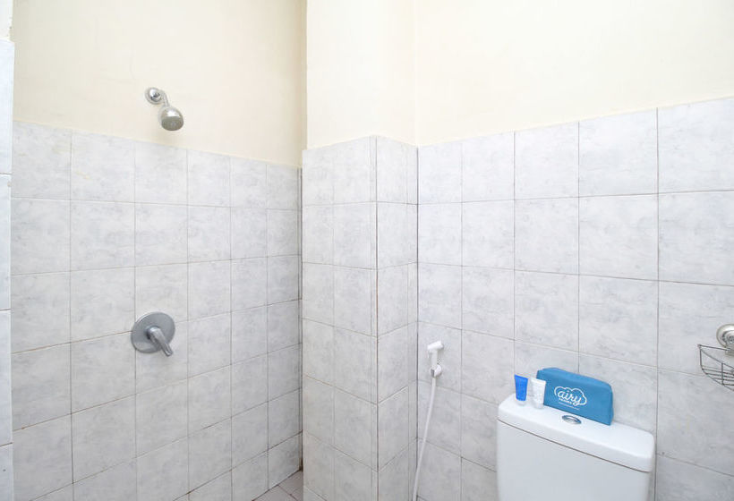 Hotelli Airy Panakkukang Bougenville 26 Makassar