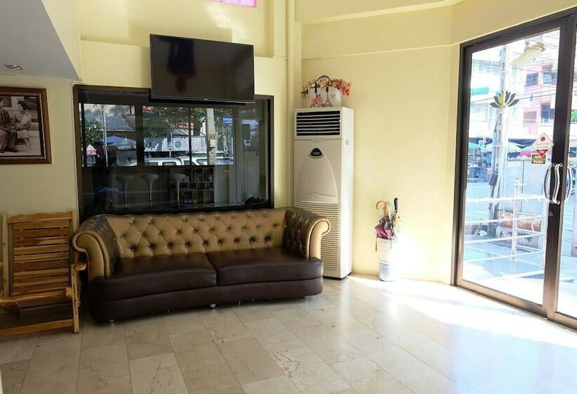 ホテル Au Bon Hostel