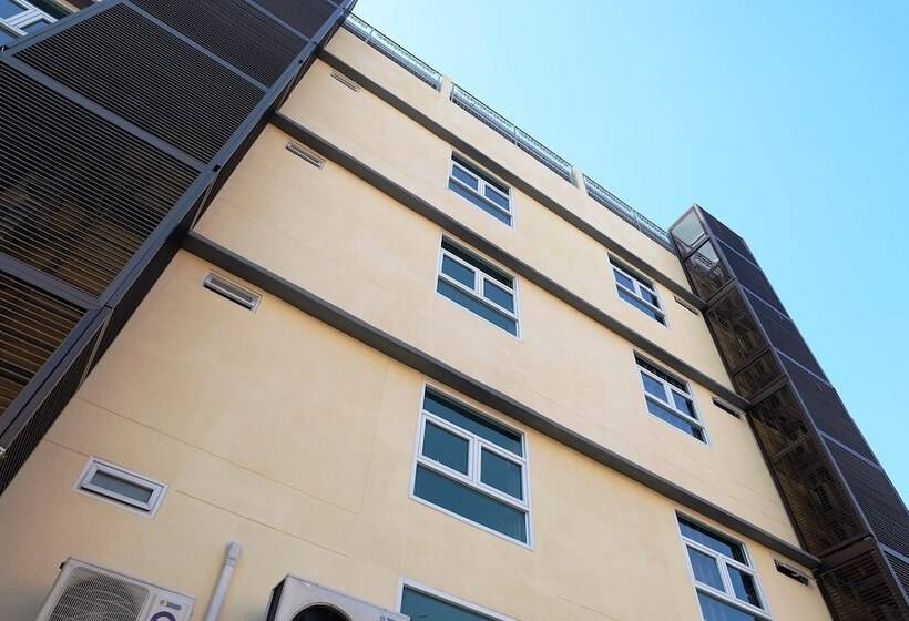 ホテル Au Bon Hostel