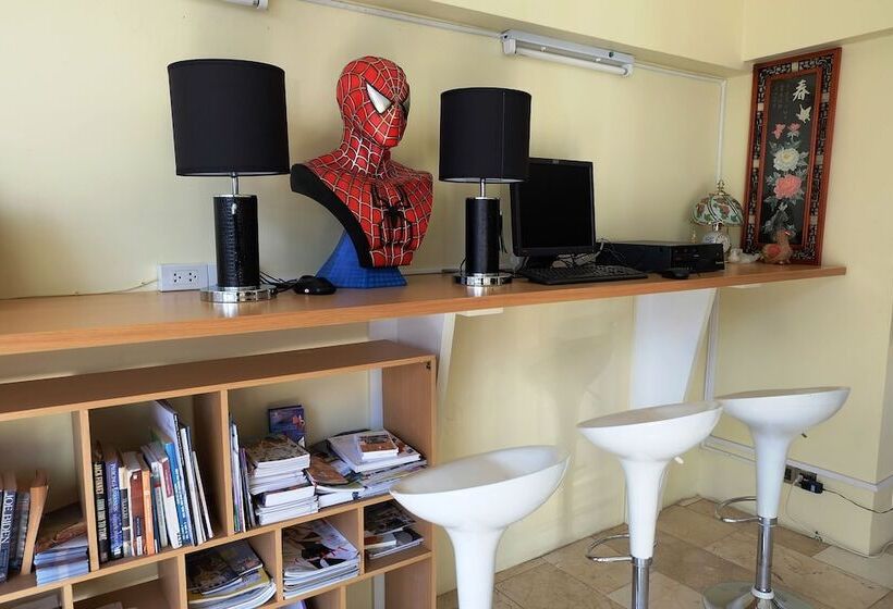 ホテル Au Bon Hostel