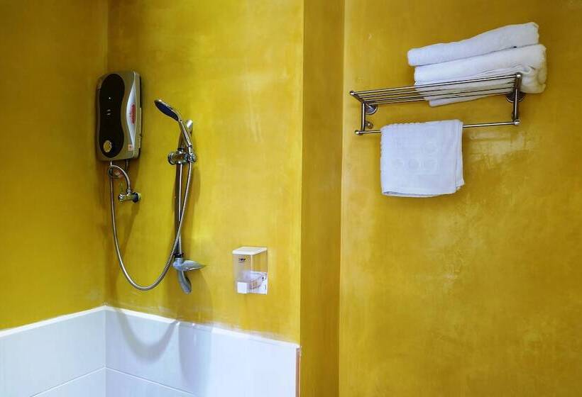 ホテル Au Bon Hostel