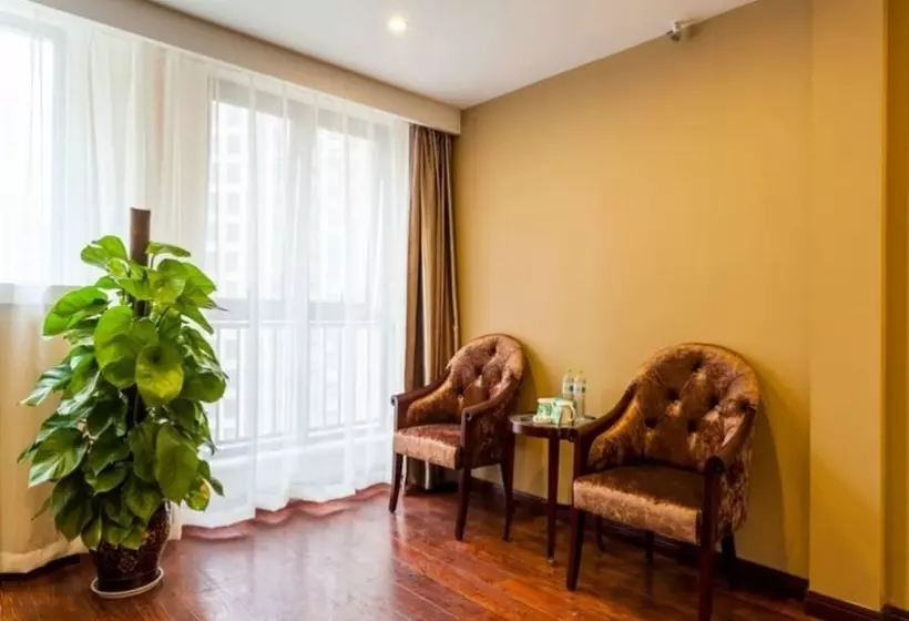Hotelli Greentree Inn Chengdu Hightech Development West Zone Shidai Tian Street Express