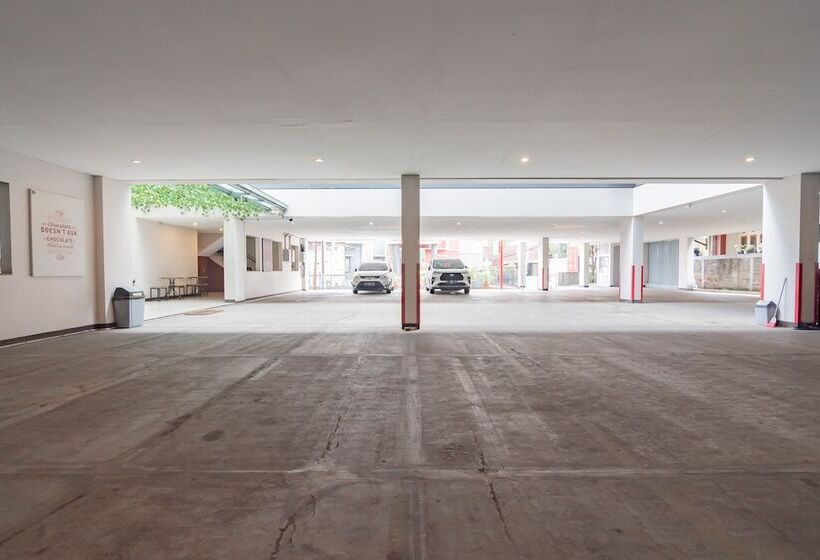 Hotel Reddoorz Plus @ Dago Pojok 3