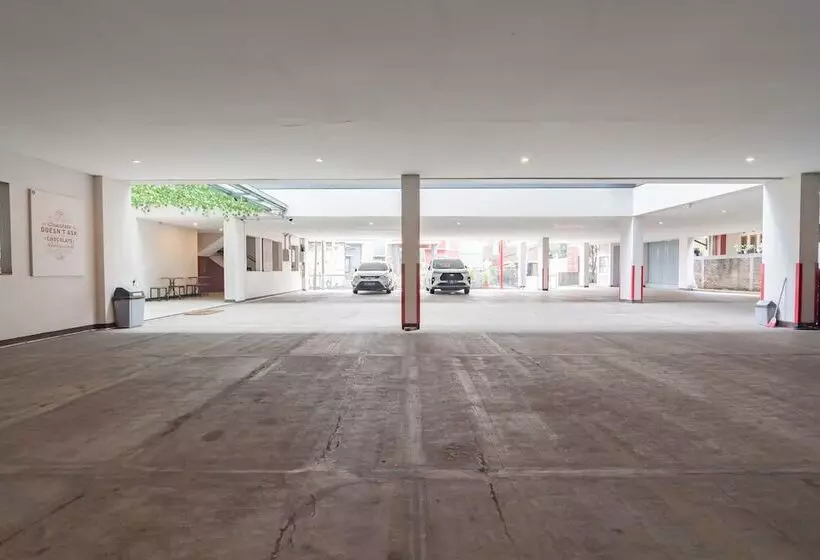 ホテル Reddoorz Plus @ Dago Pojok 3