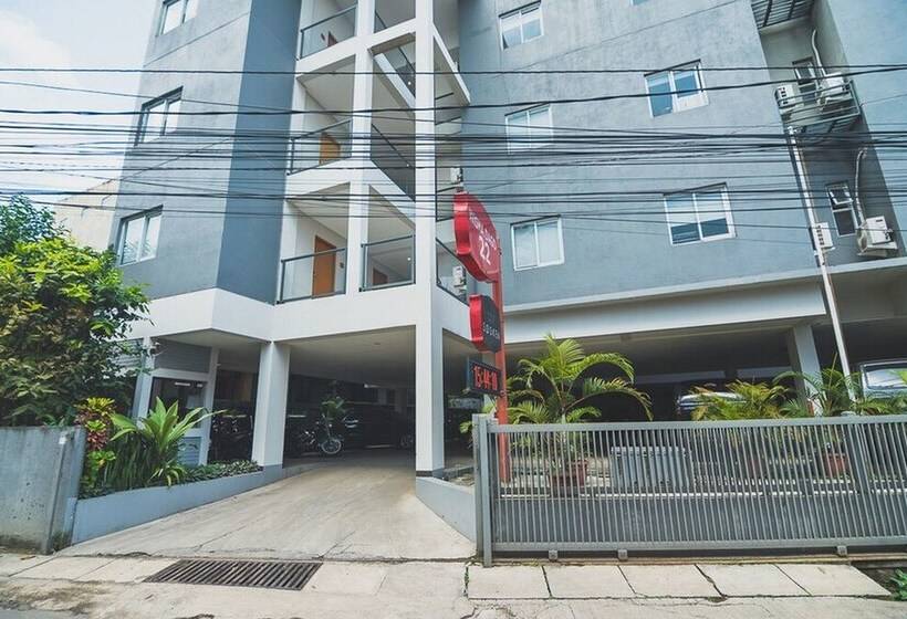 Hotel Reddoorz Plus @ Dago Pojok 3