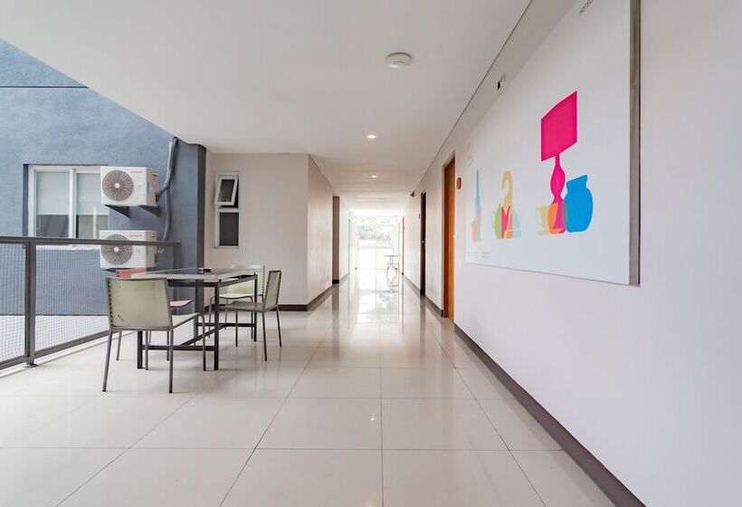 Hotel Reddoorz Plus @ Dago Pojok 3