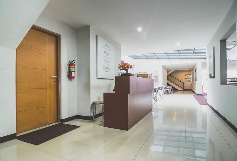 Hotel Reddoorz Plus @ Dago Pojok 3