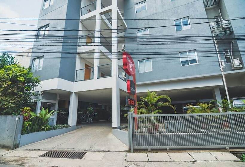 Hotel Reddoorz Plus @ Dago Pojok 3