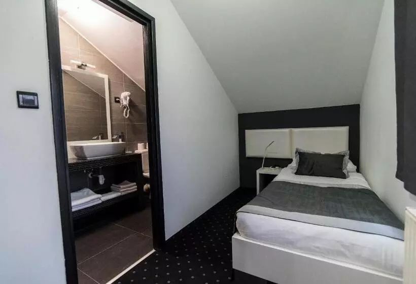 Majatalo Cool Zagreb Airport