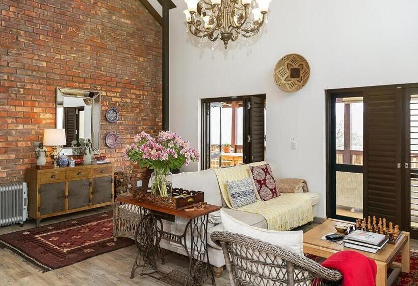 פנסיון Narnia Guest House