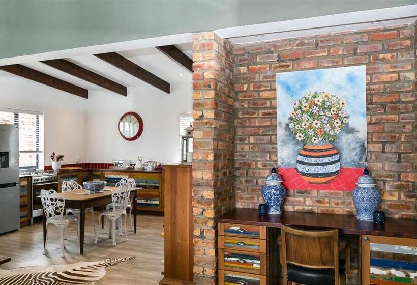 פנסיון Narnia Guest House