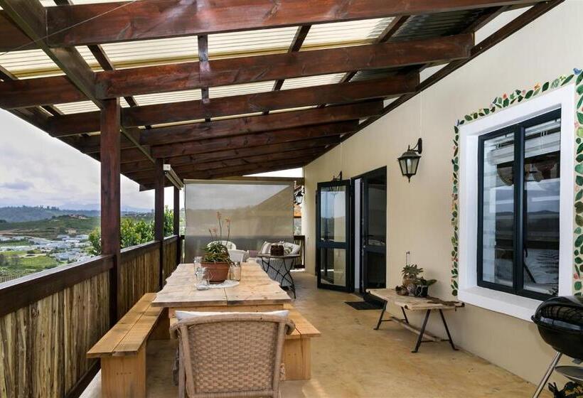 פנסיון Narnia Guest House