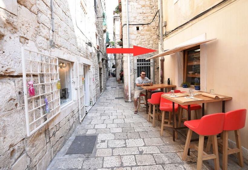 پانسیون Pylon Rooms