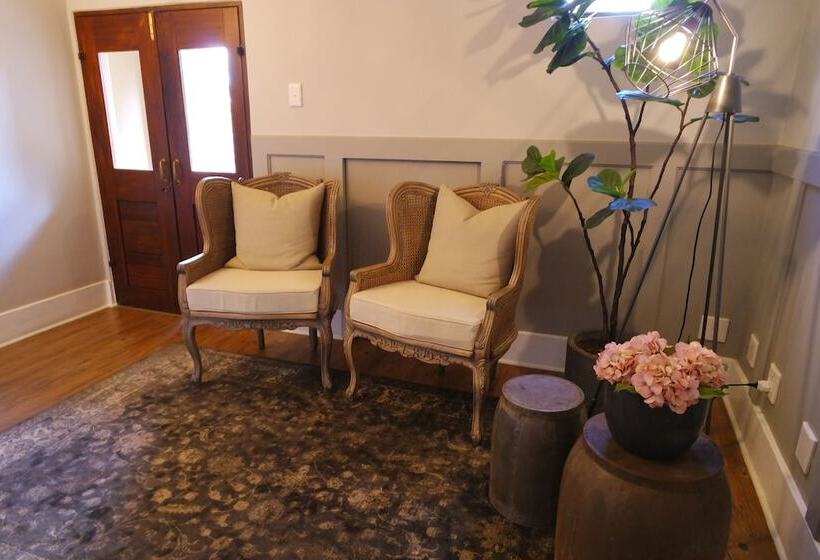 بنسيون The Nobleman Boutique