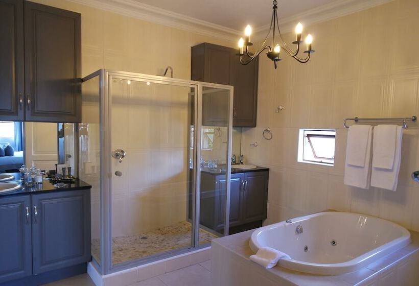 بنسيون The Nobleman Boutique