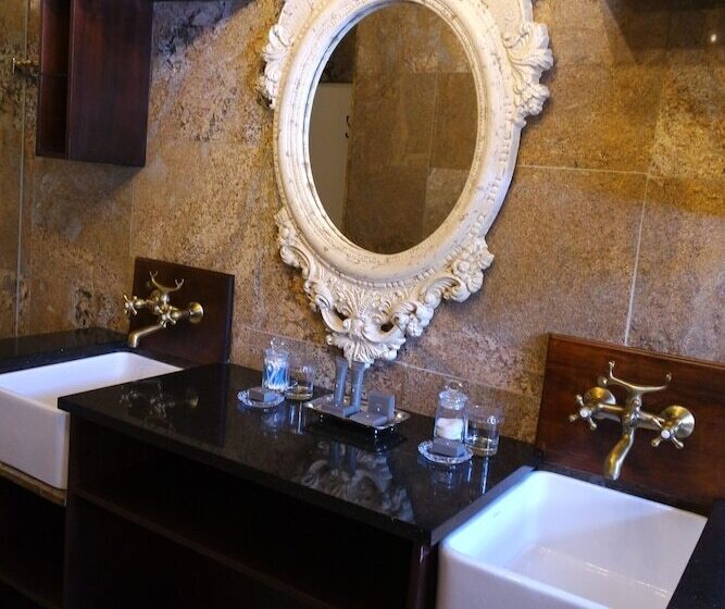 بنسيون The Nobleman Boutique