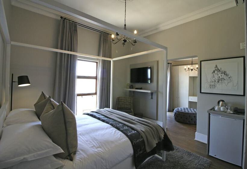 بنسيون The Nobleman Boutique