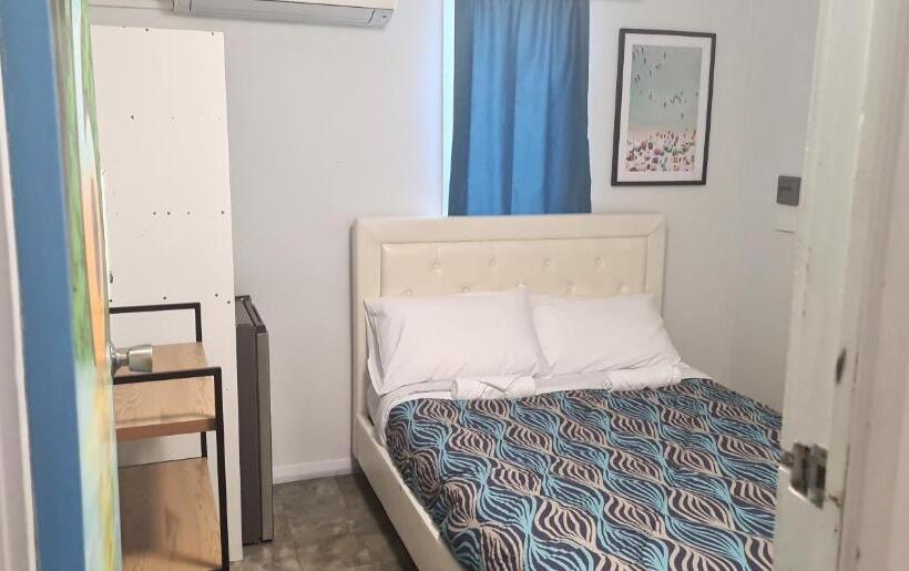 הוסטל Castaways Backpackers Cairns